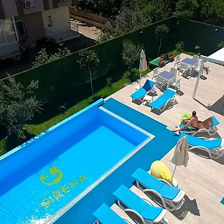 Sirena & 4*